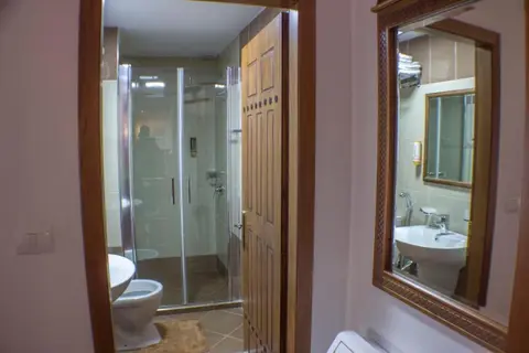 Hotel Old Bazaar in Gjirokastra — foto 12