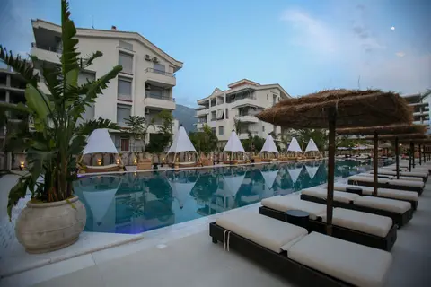 Regina Palm in Vlorë — foto 3