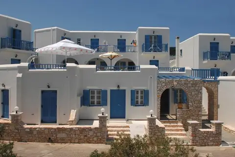 Contaratos Beach in Νάουσα