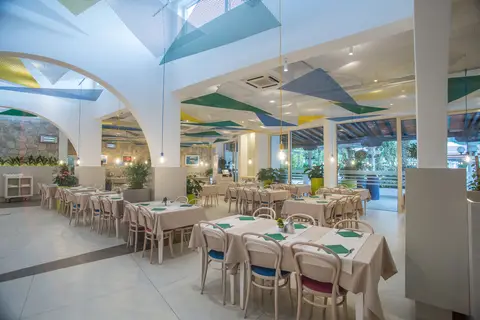 Slovenska Plaža Resort in Budva — foto 18