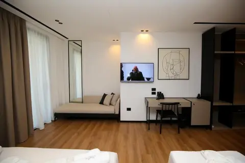 Nobus Hotel in Vlora — foto 23