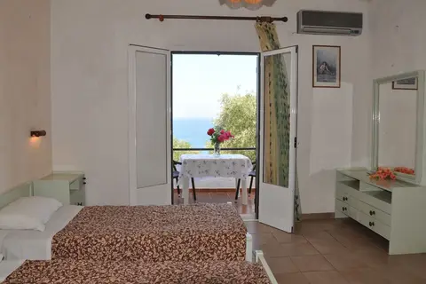 Yiannis Apartments in Μπαρμπάτι — foto 3