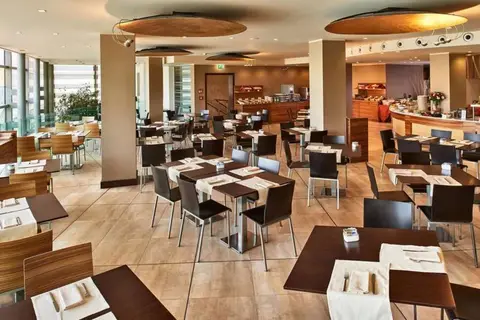Hotel Cruise in Montano Lucino — foto 4
