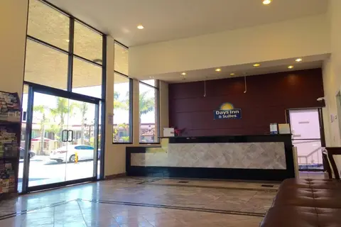 Days Inn & Suites by Wyndham Anaheim At Disneyland Park in Anaheim, foto 4