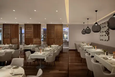 Mediterranean Beach Hotel in Agios Tychonos — foto 23