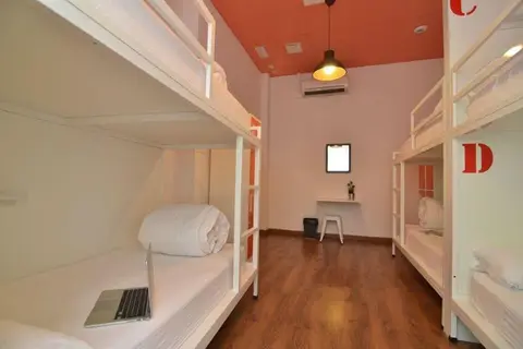 Far Home Atocha in Madrid — foto 8