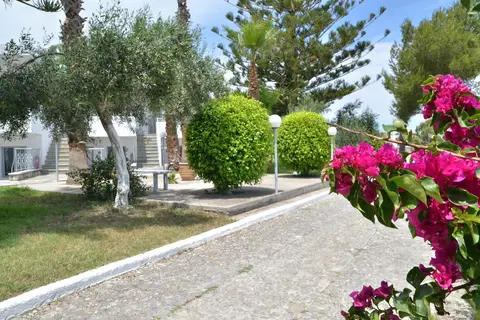 Blue Nest Hotel in Τιγκάκι — foto 4