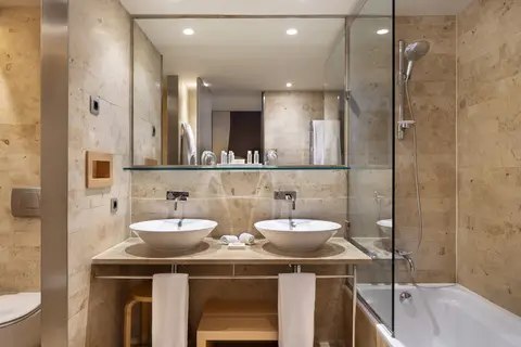 The Artist Grand Hotel of Art in Bilbao — foto 7