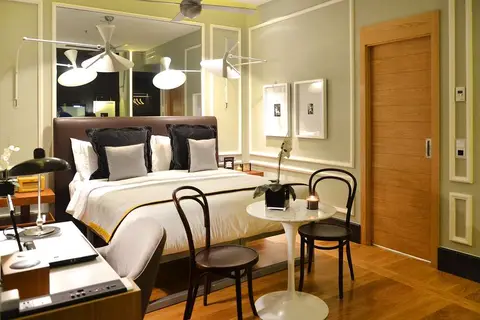 Brown's Central Hotel in Almada — foto 15