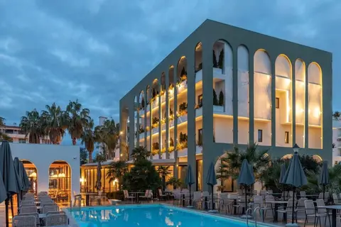 Flower Hotels & Resorts in Golem — foto 16