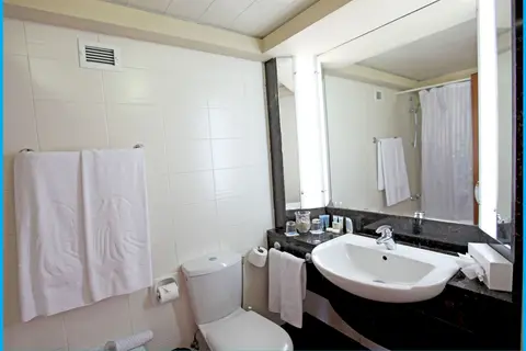 Poseidonia Beach Hotel in Agios Tychonos — foto 28