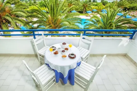 Xenios Port Marina Hotel in Πευκοχώρι — foto 15