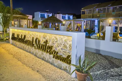 Alia Luxury Suites & Spa Beachfront Hotel in Χαράκι — foto 8