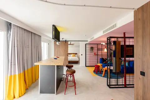 Ryans Lola's in Sant Antoni de Portmany — foto 17
