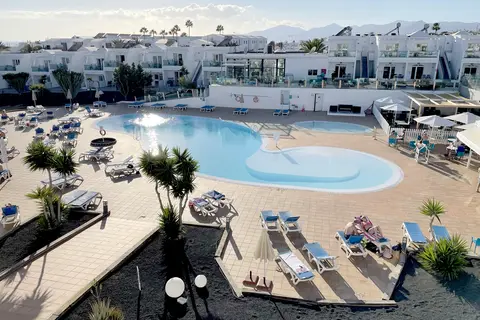 Plaza Palmeras in Puerto del Carmen — foto 3