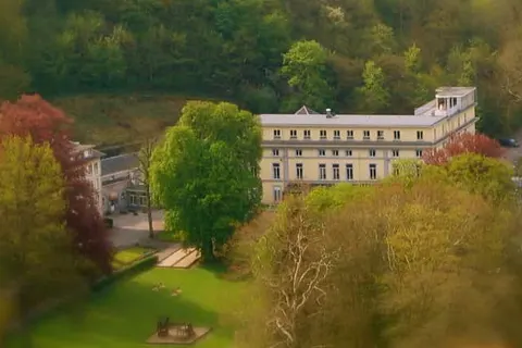 Castel de Pont-à-Lesse foto 1