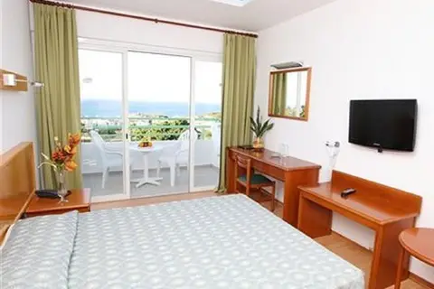Adelais Bay in Paralimni — foto 8