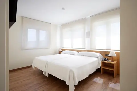 Hotel Arias Aeropuerto in Sariego — foto 8