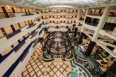 Mövenpick Dubai Grand Al Bustan in Dubai — foto 12