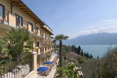 Village Hotel Piccolo Paradiso in Toscolano Maderno — foto 8