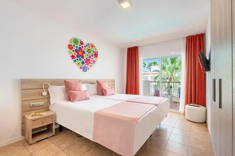 Hotel Vibra Bossa Flow in Sant Jordi de ses Salines — foto 9