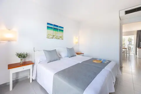 Apartamentos Vibra Caleta Playa in Ciutadella — foto 29