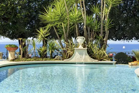 Grand Hotel Ambasciatori in Sorrento — foto 2