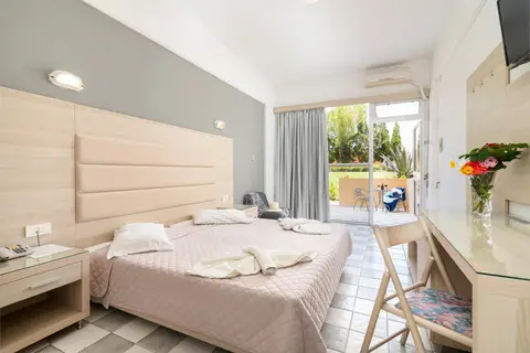 Sabina Hotel in Θεολόγος — foto 16