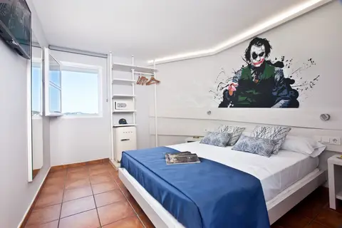 Ryans La Marina in Ibiza-Stad — foto 5