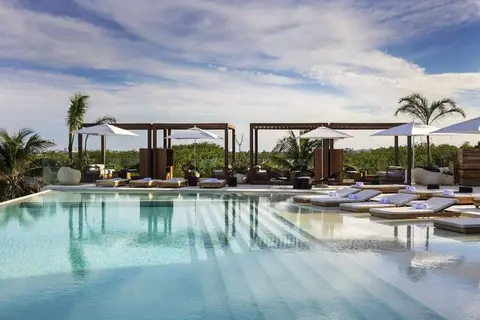 SLS Cancun in Cancún — foto 2
