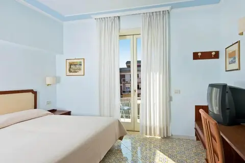 Hotel Tirrenia in Sorrento — foto 22
