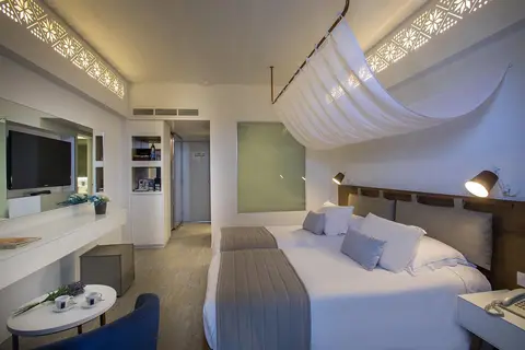 Lordos Beach Hotel in Larnaca — foto 26