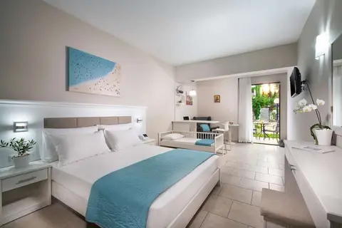 Porfi Beach Hotel in Νικήτη — foto 4