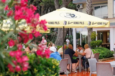 Fafa Beach Hotel in Golem — foto 16