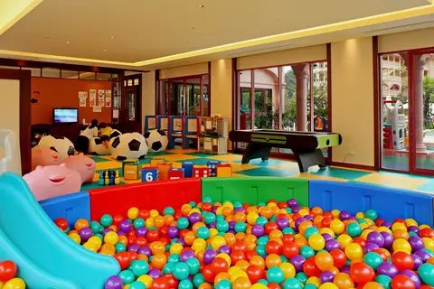 Centara Grand Beach Resort Phuket in ตำบลกะรน — foto 20