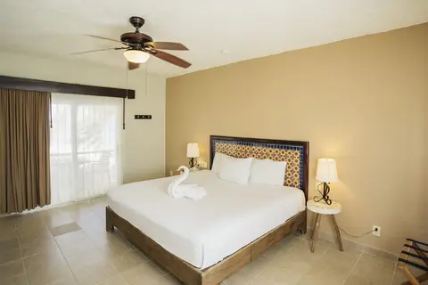 Petit Lafitte in Playa del Carmen — foto 27