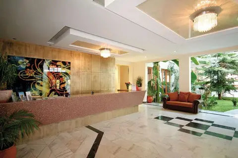 Alma Beach Hotel & Appartementen in Πέτρα — foto 8