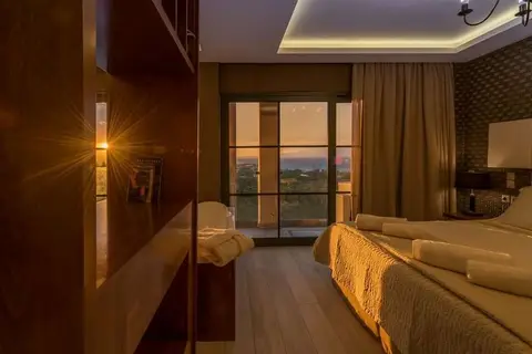 Elegance Luxury Executive Suites in Tragaki, foto 18