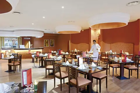 Golden Tulip Taj Sultan in Hotel Royal Tulip Taj Sultan — foto 6