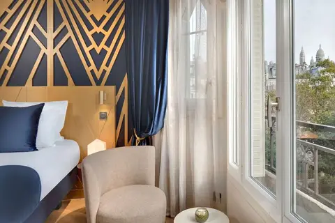 Artemisia Montmartre in Parijs — foto 12
