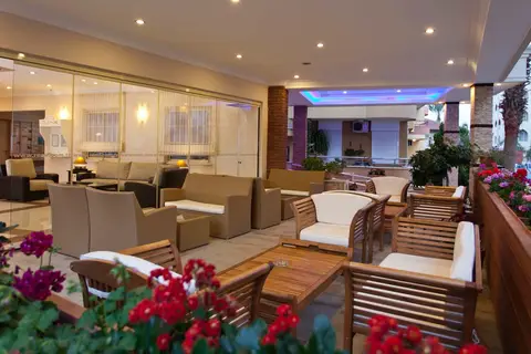Remi Hotel in Cleopatra beach — foto 7