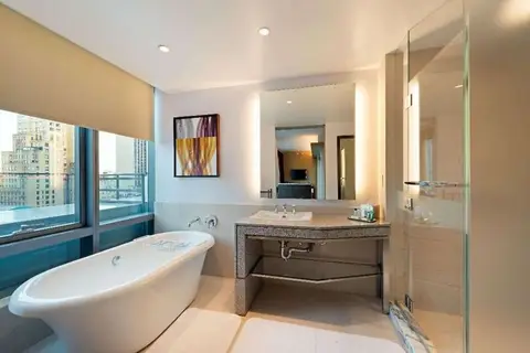 West 57th Street by Hilton Club in New York — foto 30