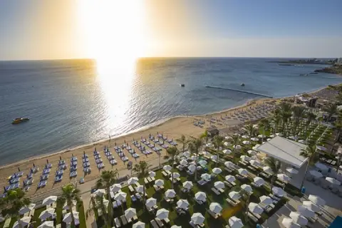 Constantinos The Great Beach Hotel in Παραλίμνι — foto 18