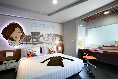 Berry Biz Hotel Sunset Road in Kuta — foto 4