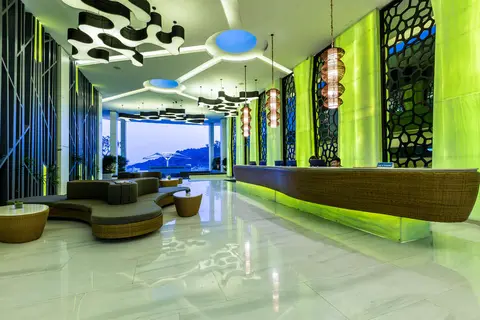The Crest Resort & Pool Villas in ตำบลป่าตอง — foto 12