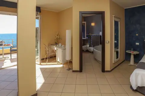 Janus Hotel in Castelsardo — foto 12