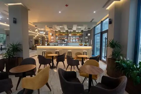 Kraal Hotel in Vlora — foto 3