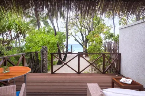 Taj Coral Reef Resort & Spa, Maldives in Nooraanee Shop, foto 8