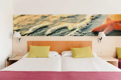 Moon Dreams Coral Beach Hotel in Santa Eulària des Riu — foto 9