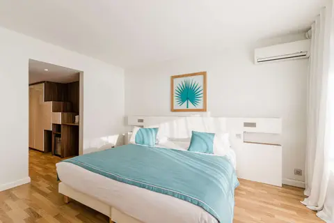 Helios in Antibes — foto 15